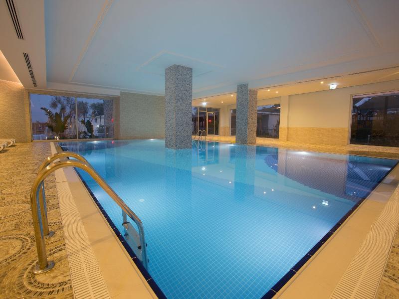 Water & Resort