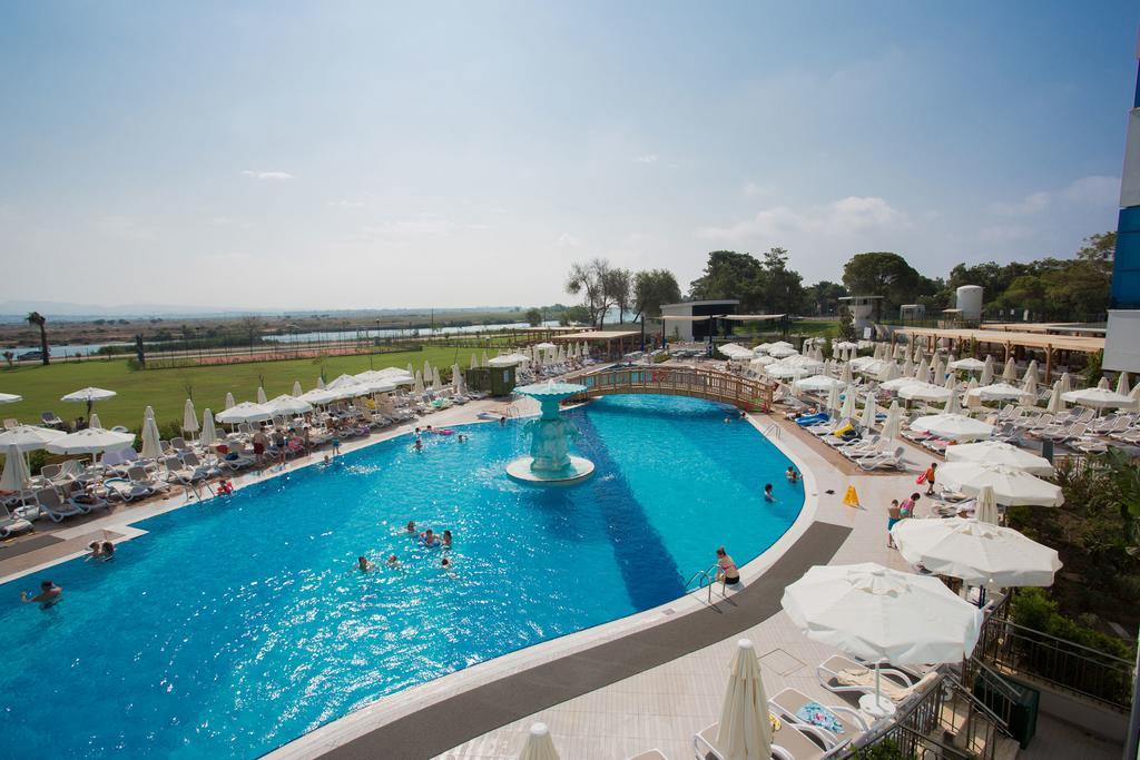 Water & Rezort 5*