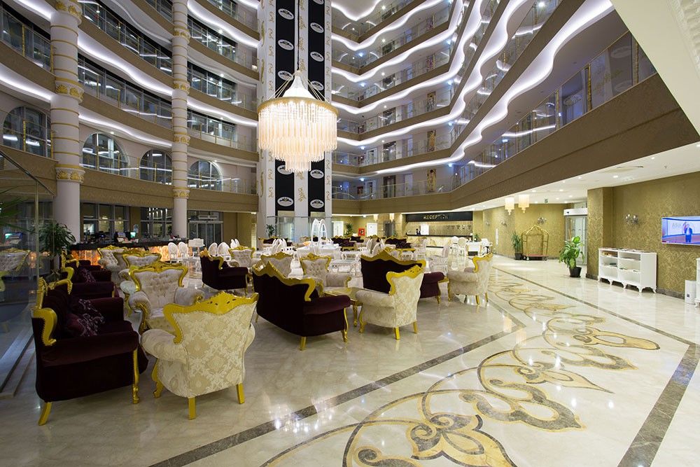 Water & Resort Side